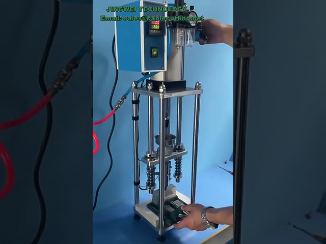 Mini Desktop Vertical Injection Molding Machine, USB Charging Head, Power Switch Plug Plastic Moldin